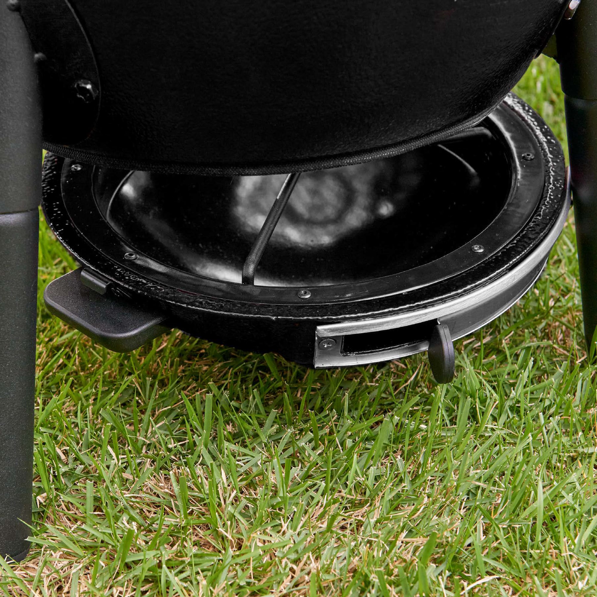 Char-griller® - Akorn® Jr. Kamado Grill & Smoker