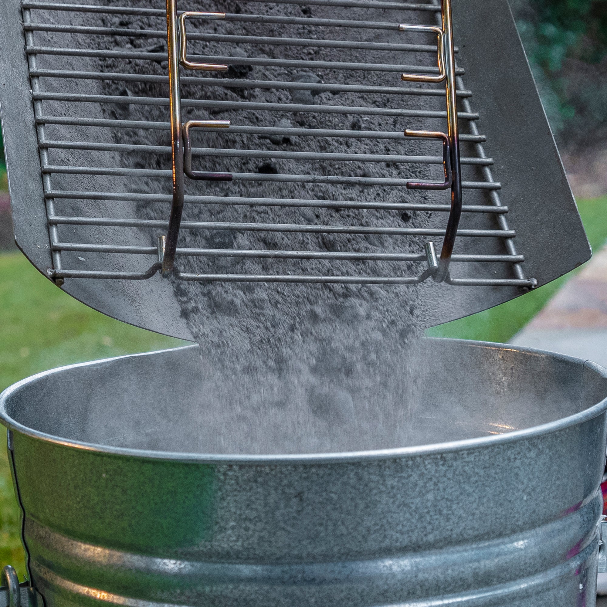 Char-griller® - Pro Deluxe® Charcoal Barrel Grill